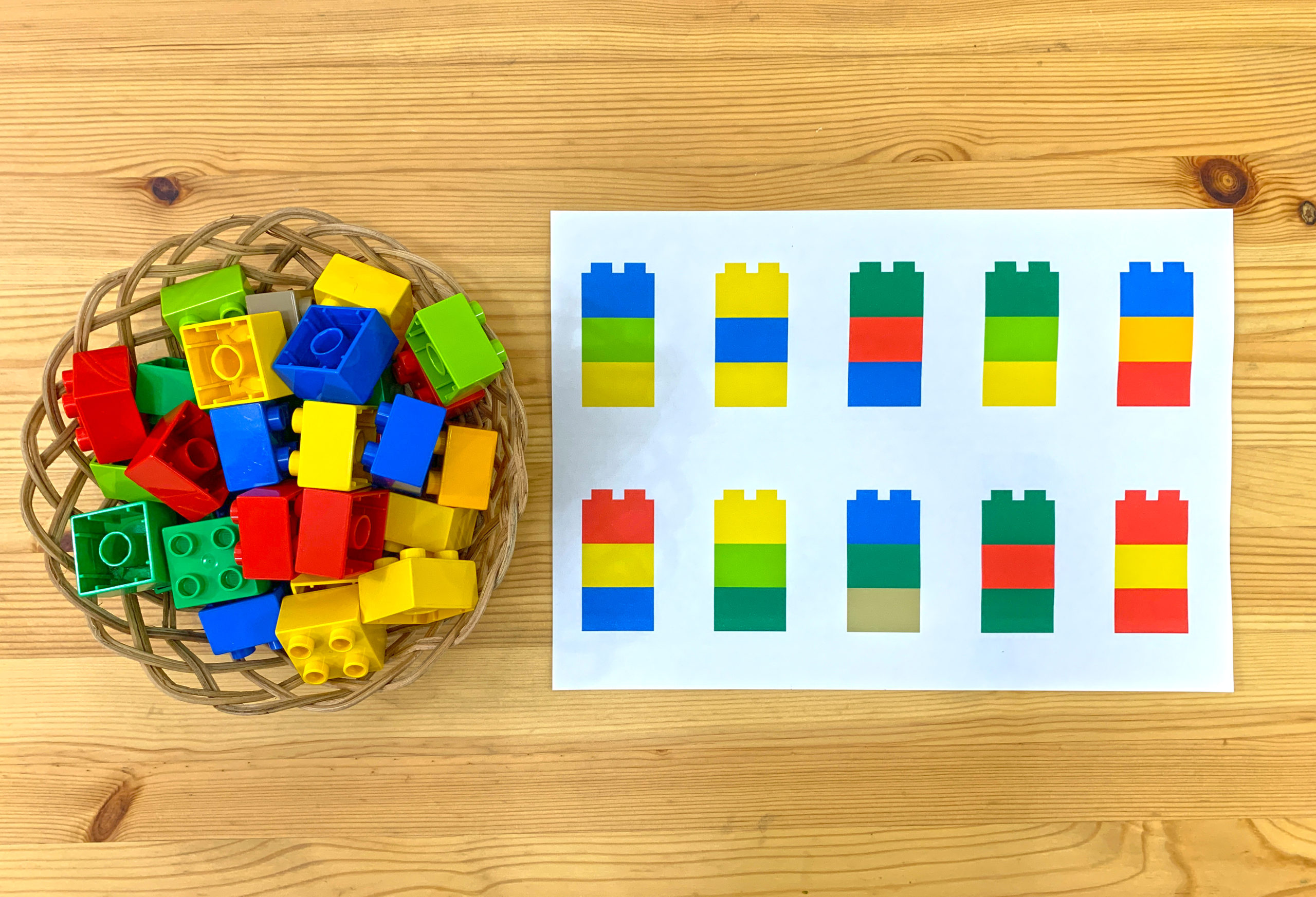 レゴを使ったブロック色合わせのシートを作成しました。 | モンテッソーリ教育情報サイト ［バンビーノ］