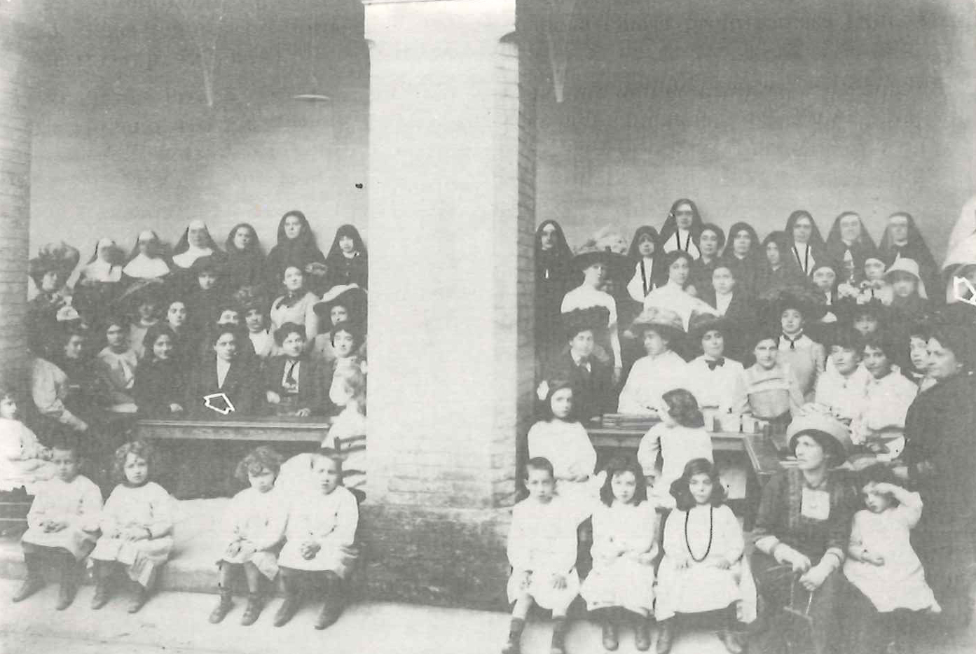 1911年、ローマのVia Giustiで行われたモンテッソーリ教師養成講座
