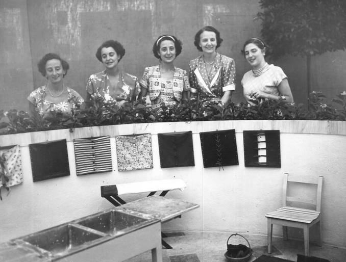 1949年、サンレモの第8回国際モンテッソーリ大会に集まったマリア・モンテッソーリの教え子・協力者たち