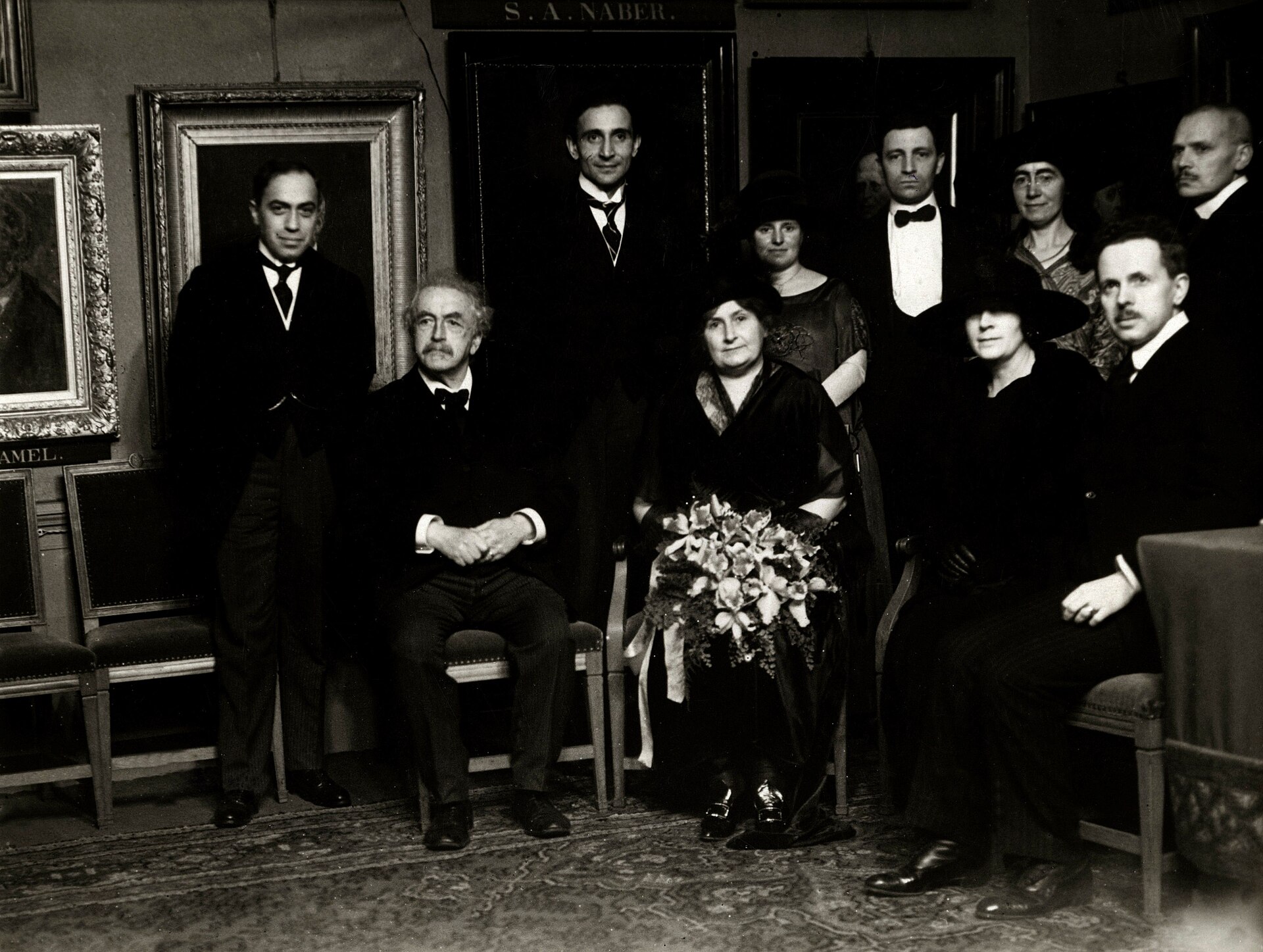 1923年、アムステルダムを訪れたマリア・モンテッソーリと関係者たち