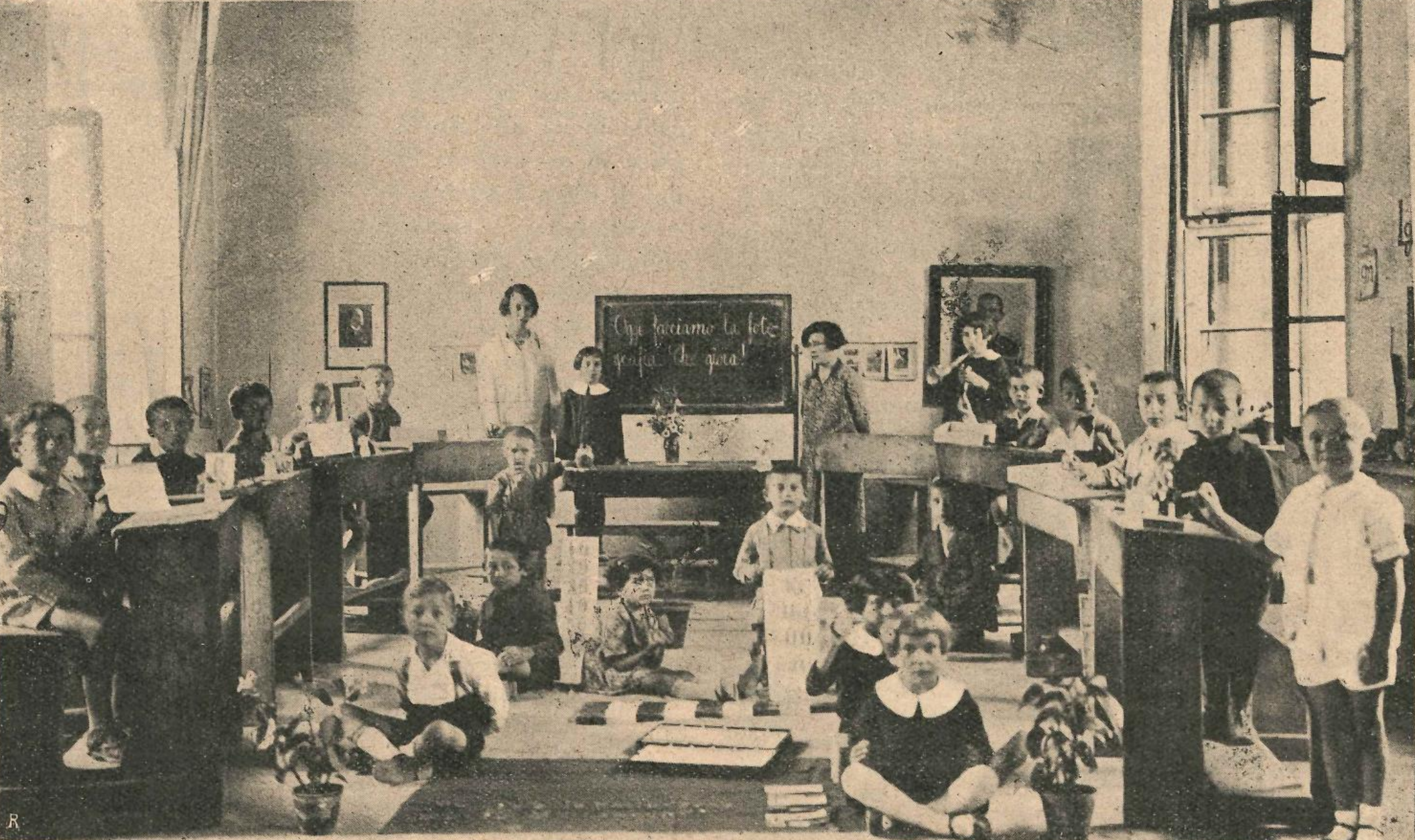 1927年、専用の家具や教具がまだ十分に揃っていないGarlascoの最初のモンテッソーリクラス