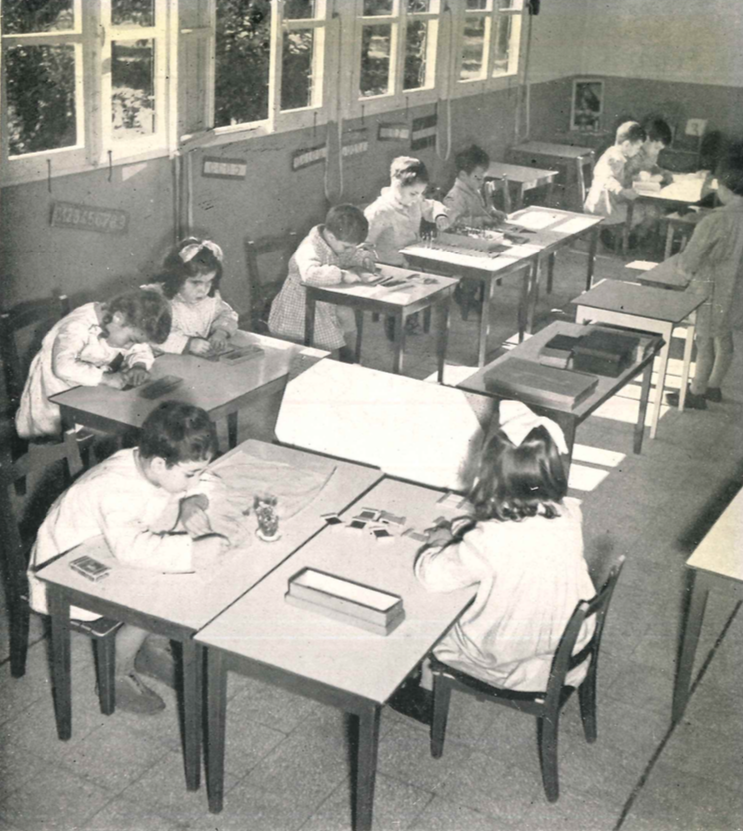 1940年代後半、ローマ・Villa Paganiniのモンテッソーリ教室で活動する子どもたち